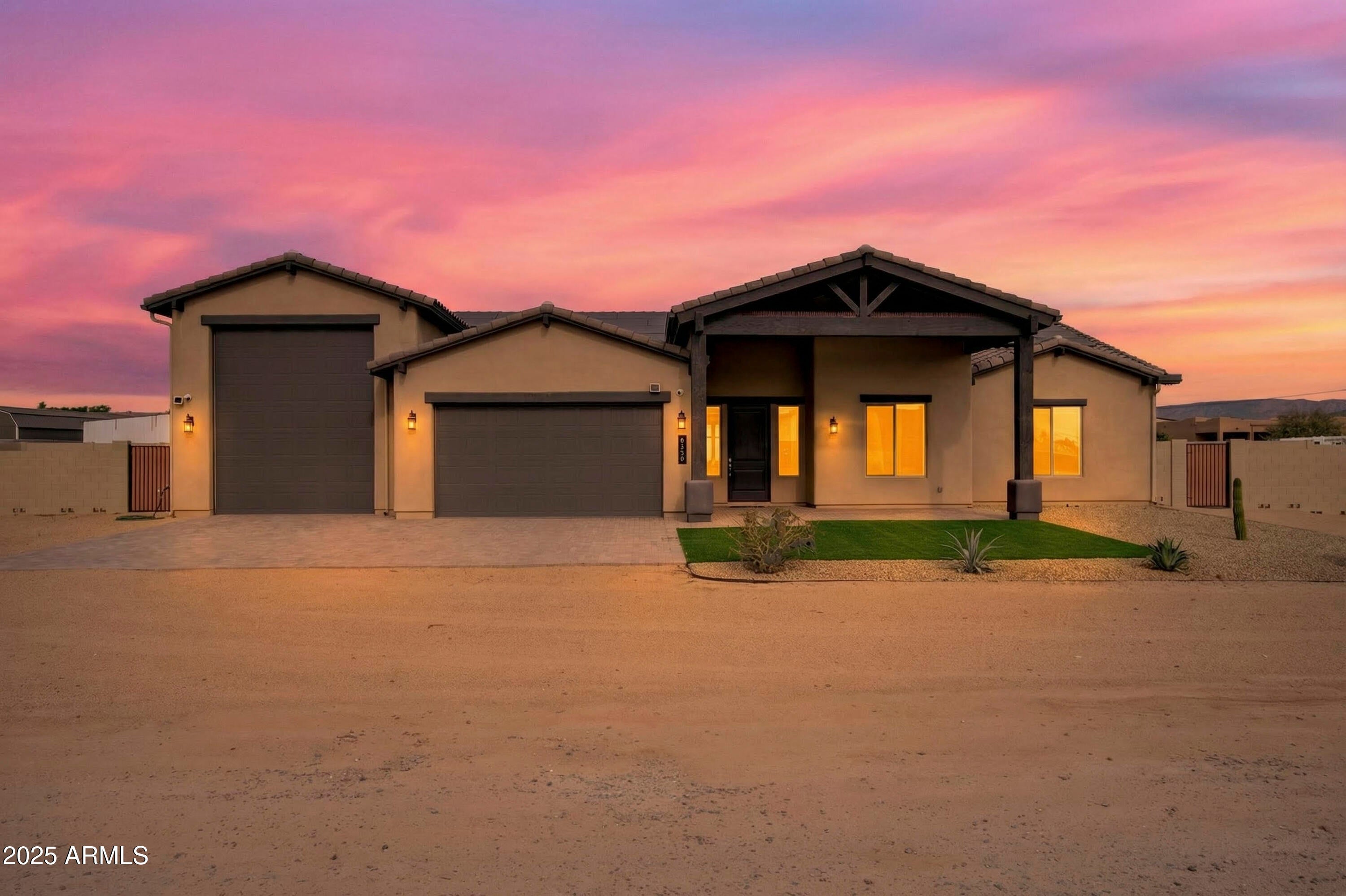 2120 W TANYA Trail