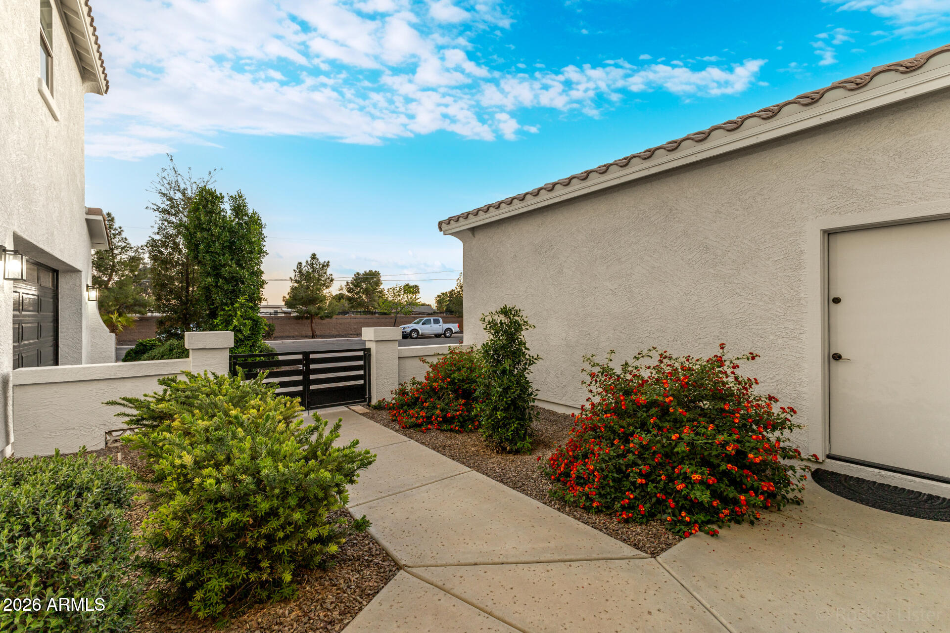 3054 E KINGBIRD Drive