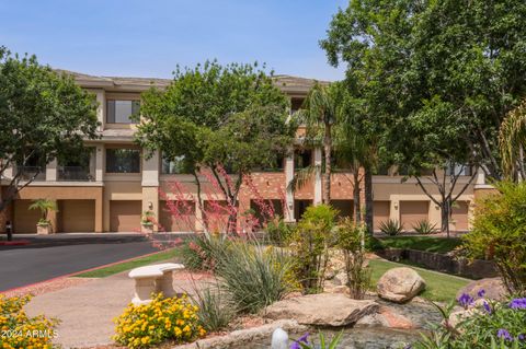 Condominium in Phoenix AZ 2989 44TH Street.jpg