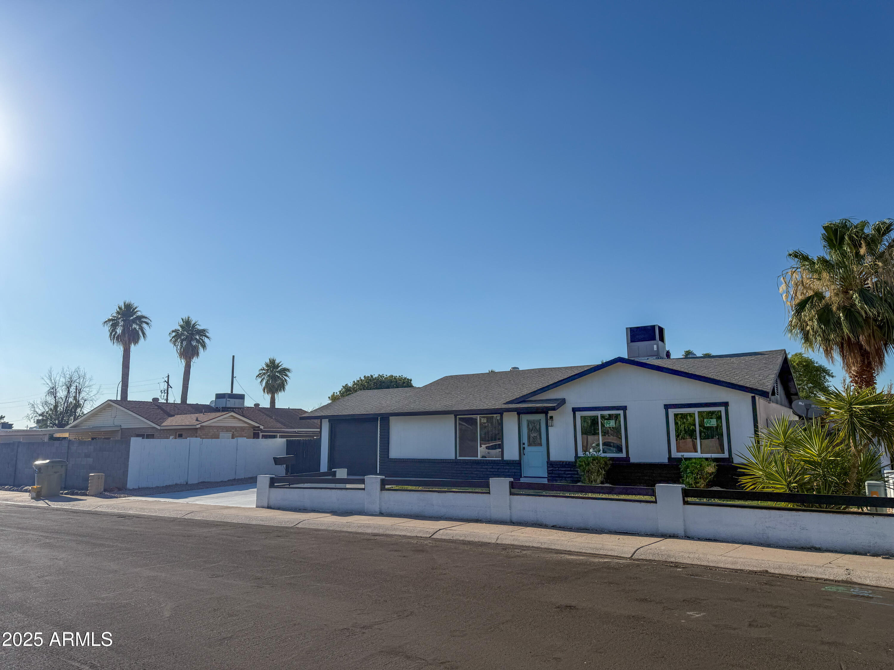 4638 W MIDWAY Avenue