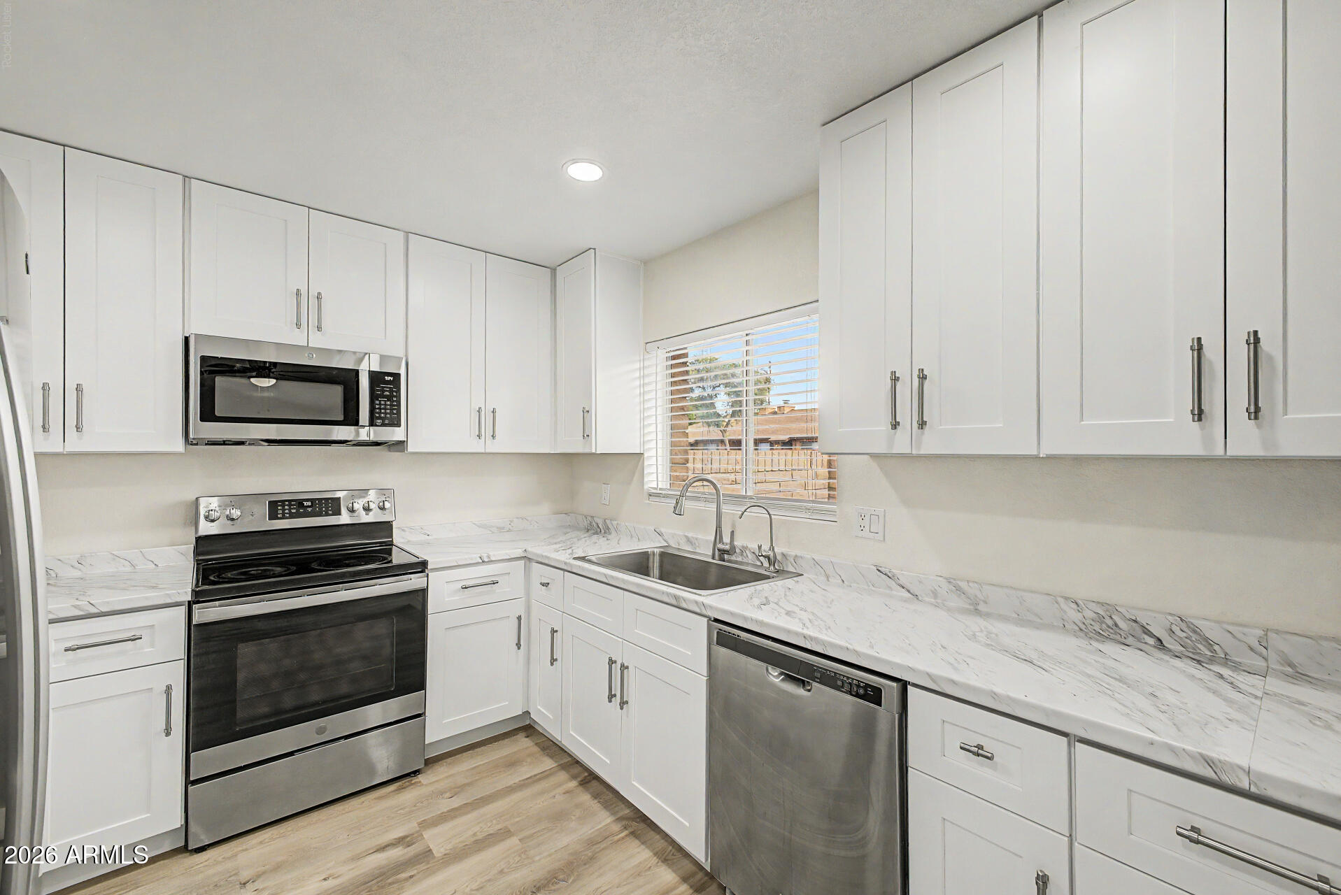 108 W LOMA VISTA Drive 101