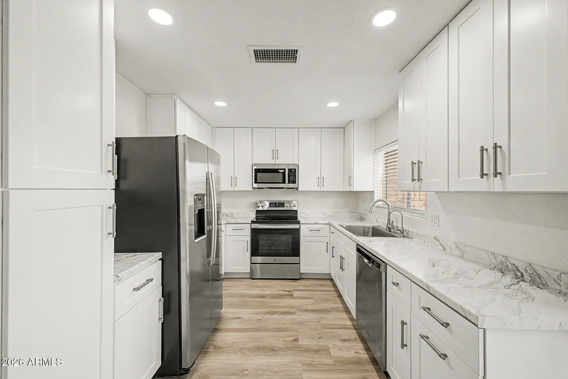 108 W LOMA VISTA Drive 101