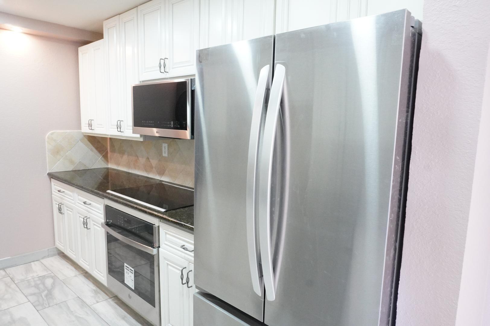 10444 N 69th Street Apt 107