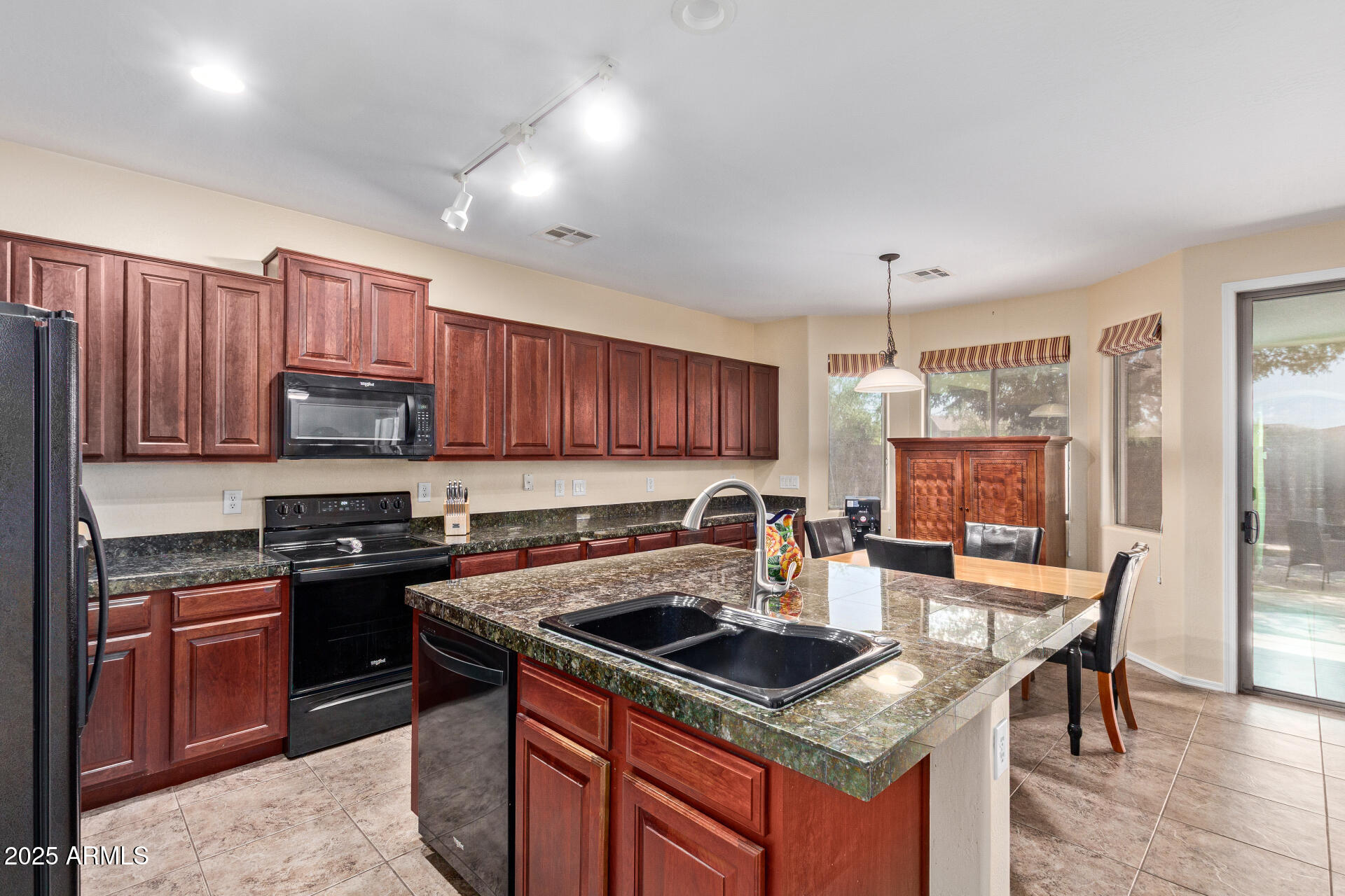 3879 E BRIDGEPORT Parkway