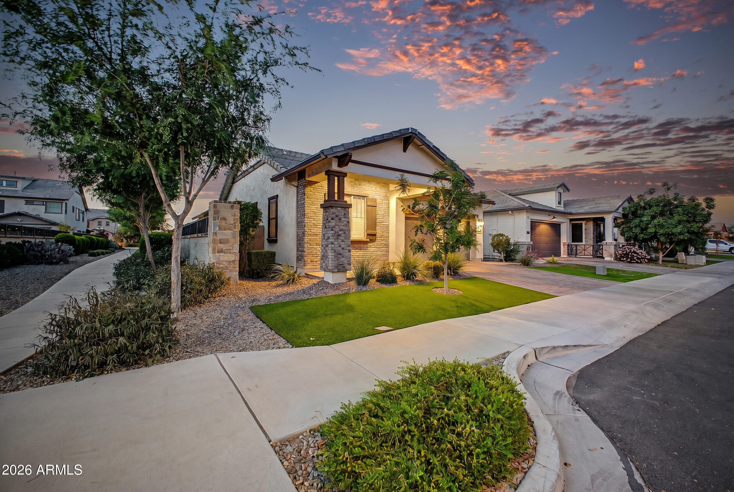 2110 E ORIOLE Drive