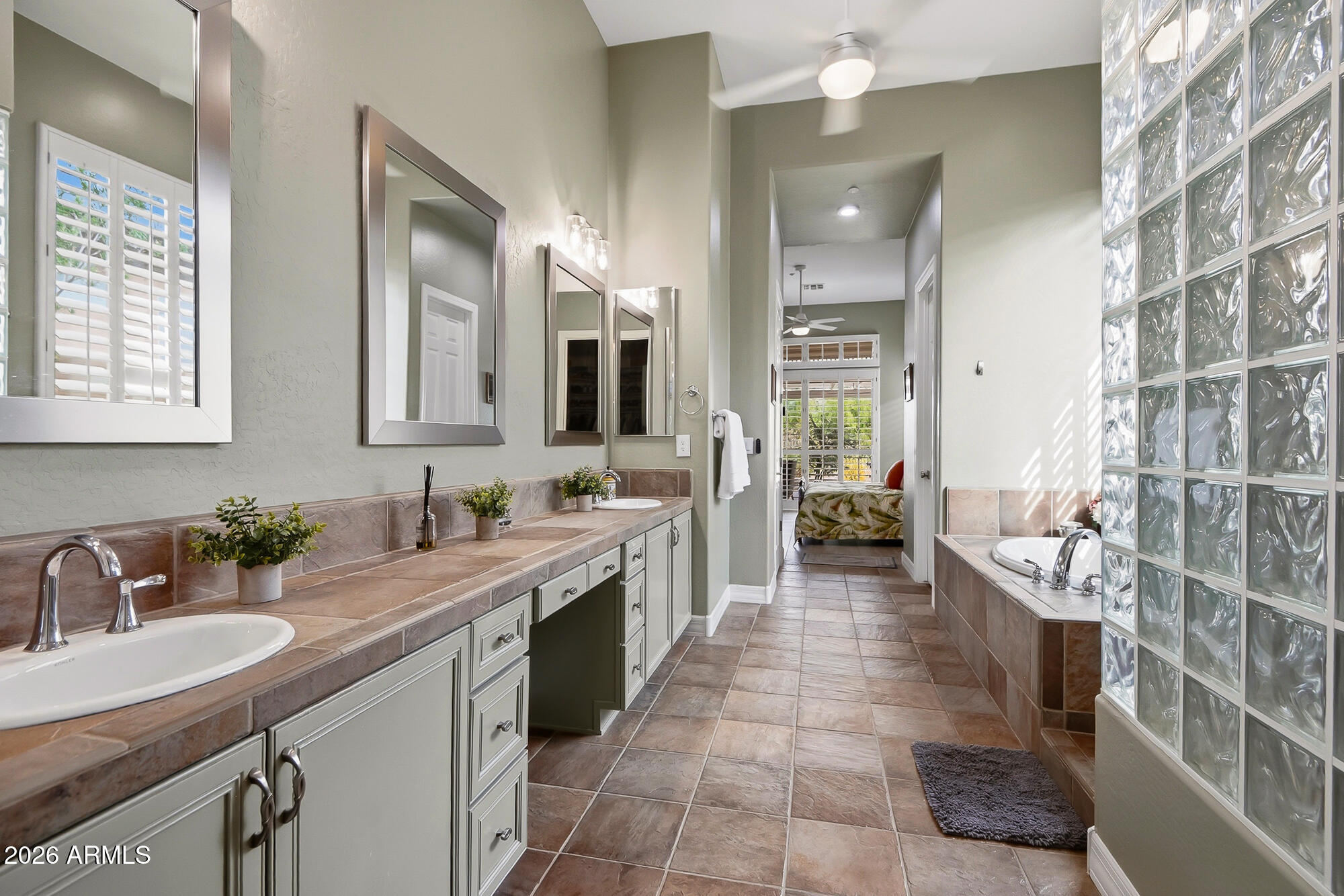 ANTHEM UNIT 24 - Residential