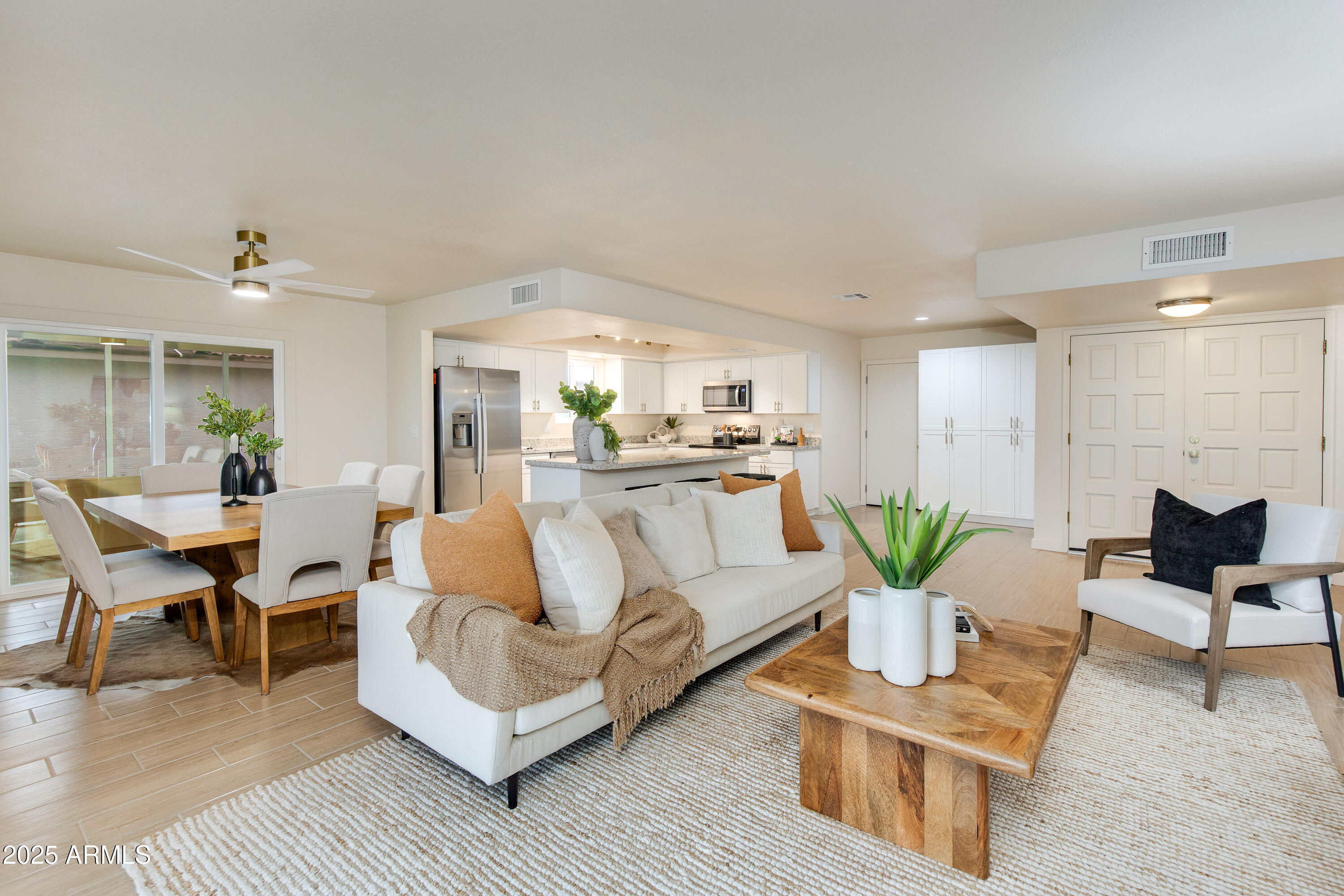 10430 E CHESTNUT Drive