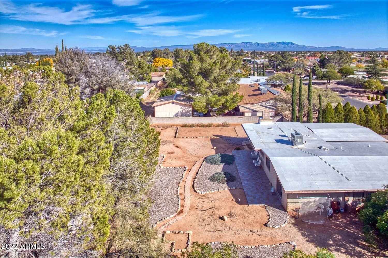 TOWN & COUNTRY ESTATES UNIT 11 - Residential