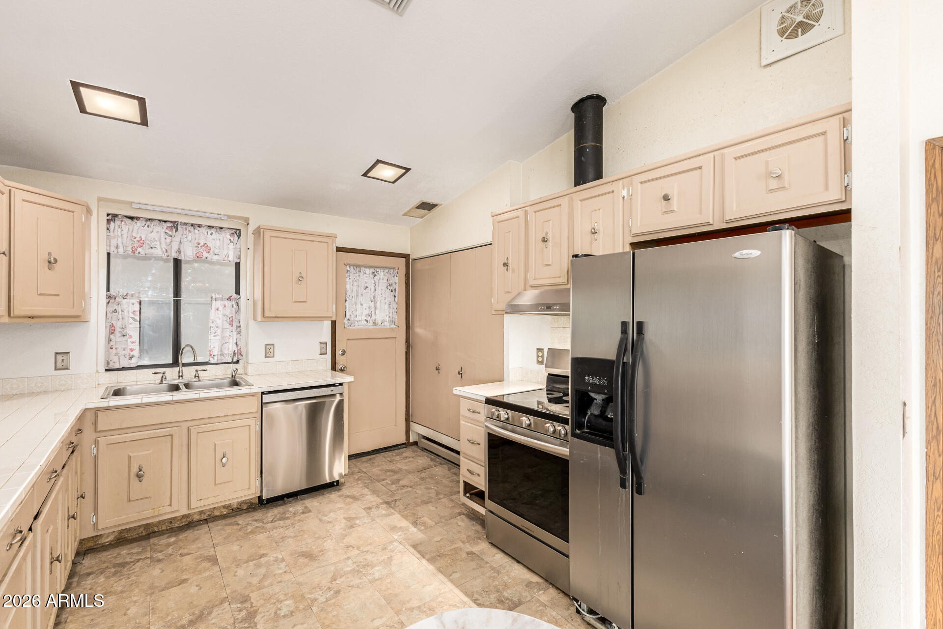 835 W PALO VERDE Drive