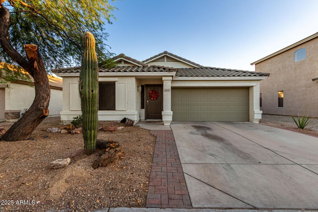 Photo of 16693 W Moreland Street, Goodyear, AZ 85338 (MLS # 6928677)