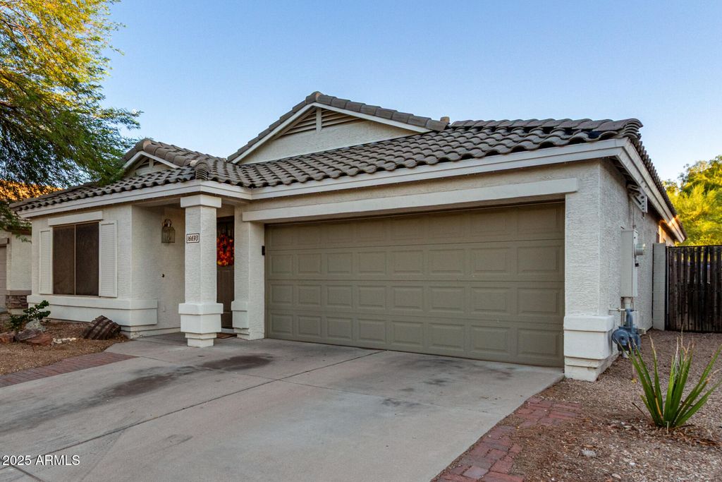 Photo of 16693 W Moreland Street, Goodyear, AZ 85338 (MLS # 6928677)