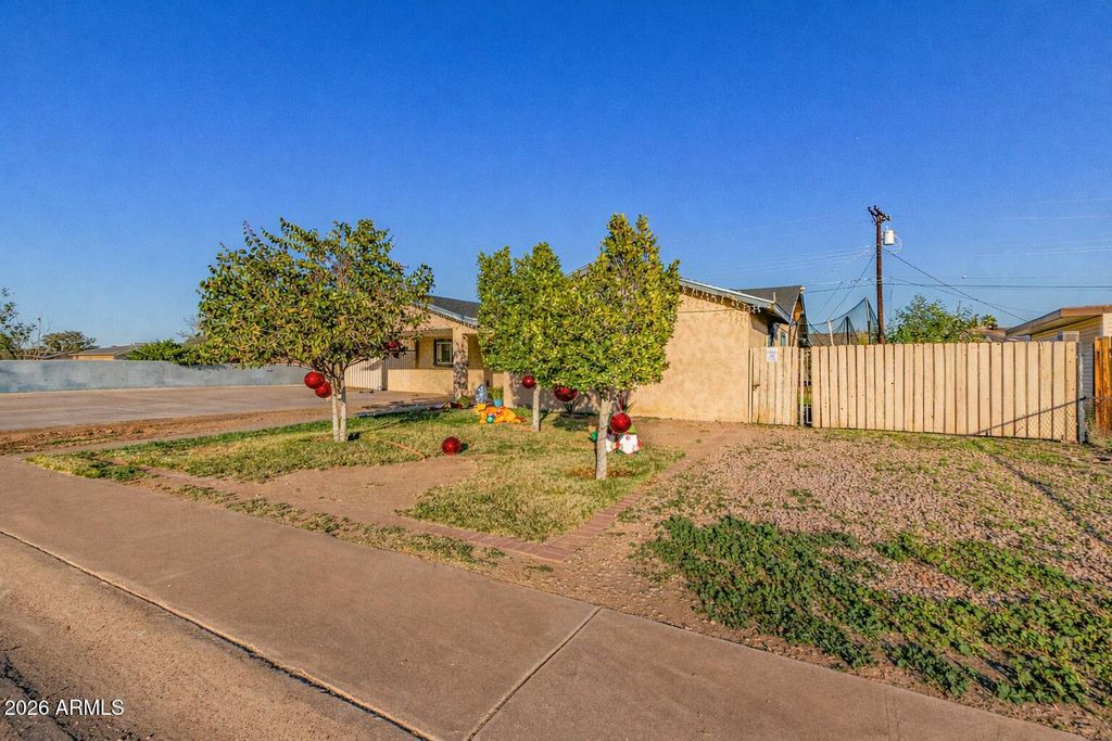 Photo of 5515 N 62nd Drive, Glendale, AZ 85301 (MLS # 6975152)