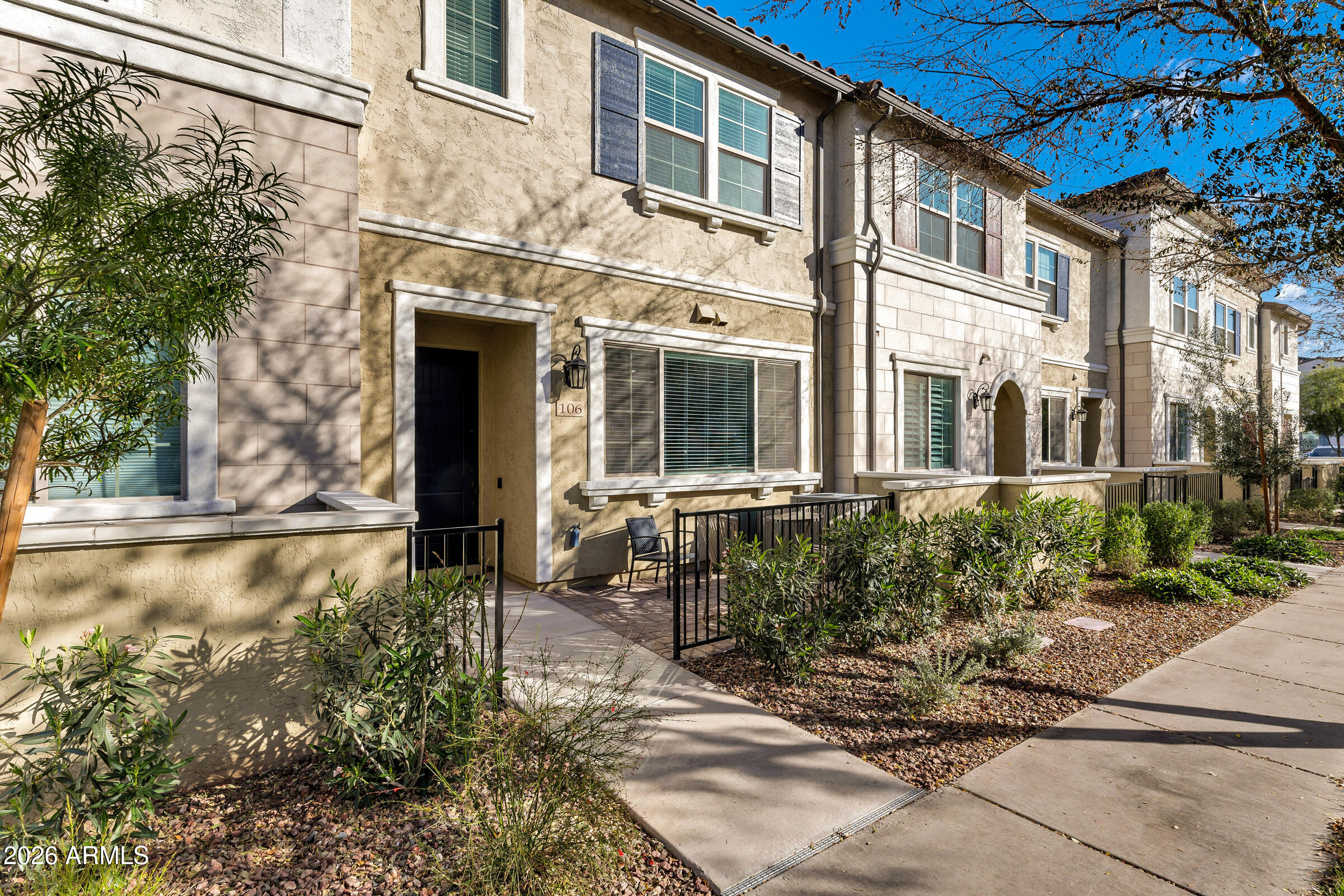 1825 E HAMPTON Lane 106