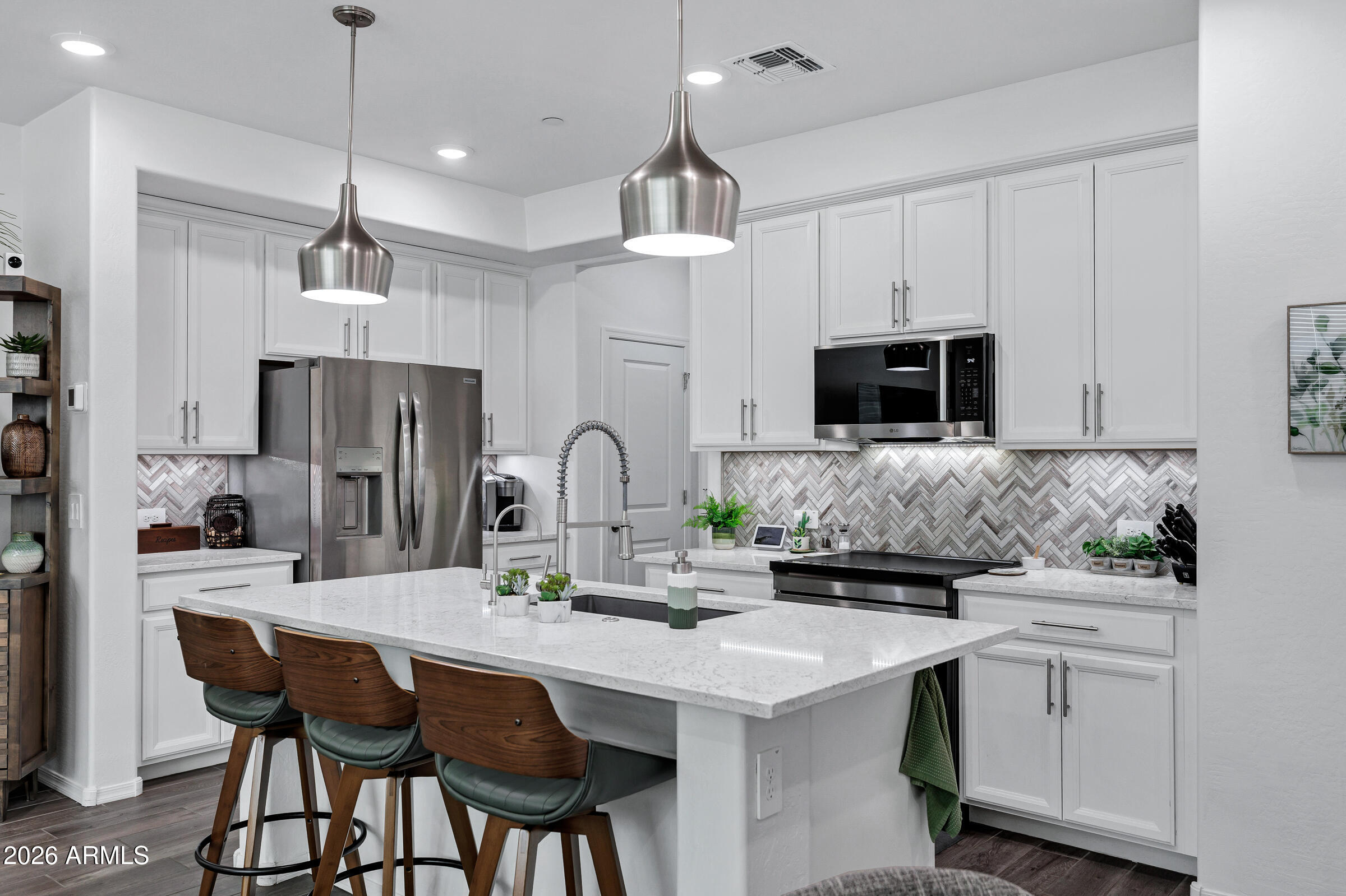 1825 E HAMPTON Lane 106