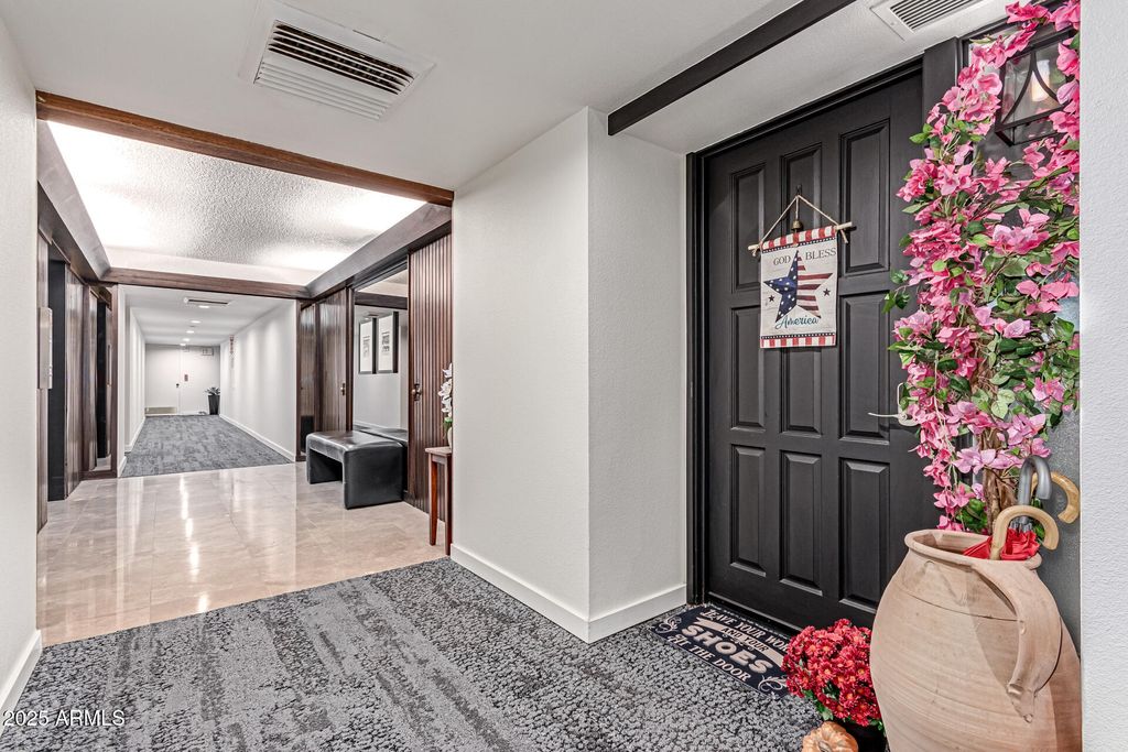 Photo of 2323 N Central Avenue #1702, Phoenix, AZ 85004 (MLS # 6930690)