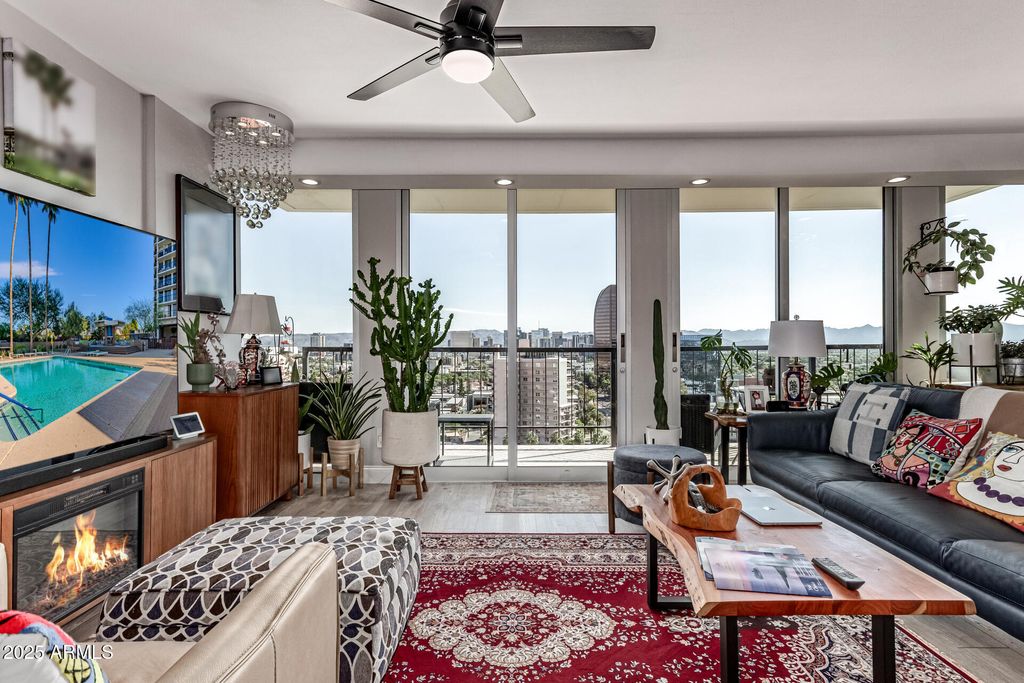 Photo of 2323 N Central Avenue #1702, Phoenix, AZ 85004 (MLS # 6930690)