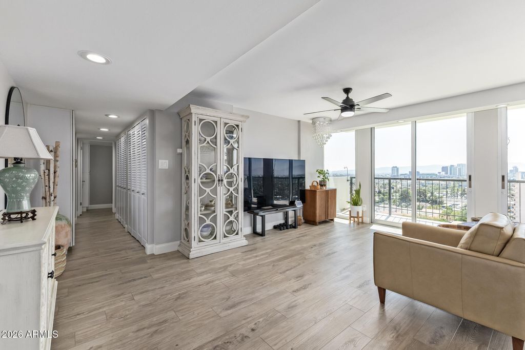 Photo of 2323 N Central Avenue #1702, Phoenix, AZ 85004 (MLS # 6930690)