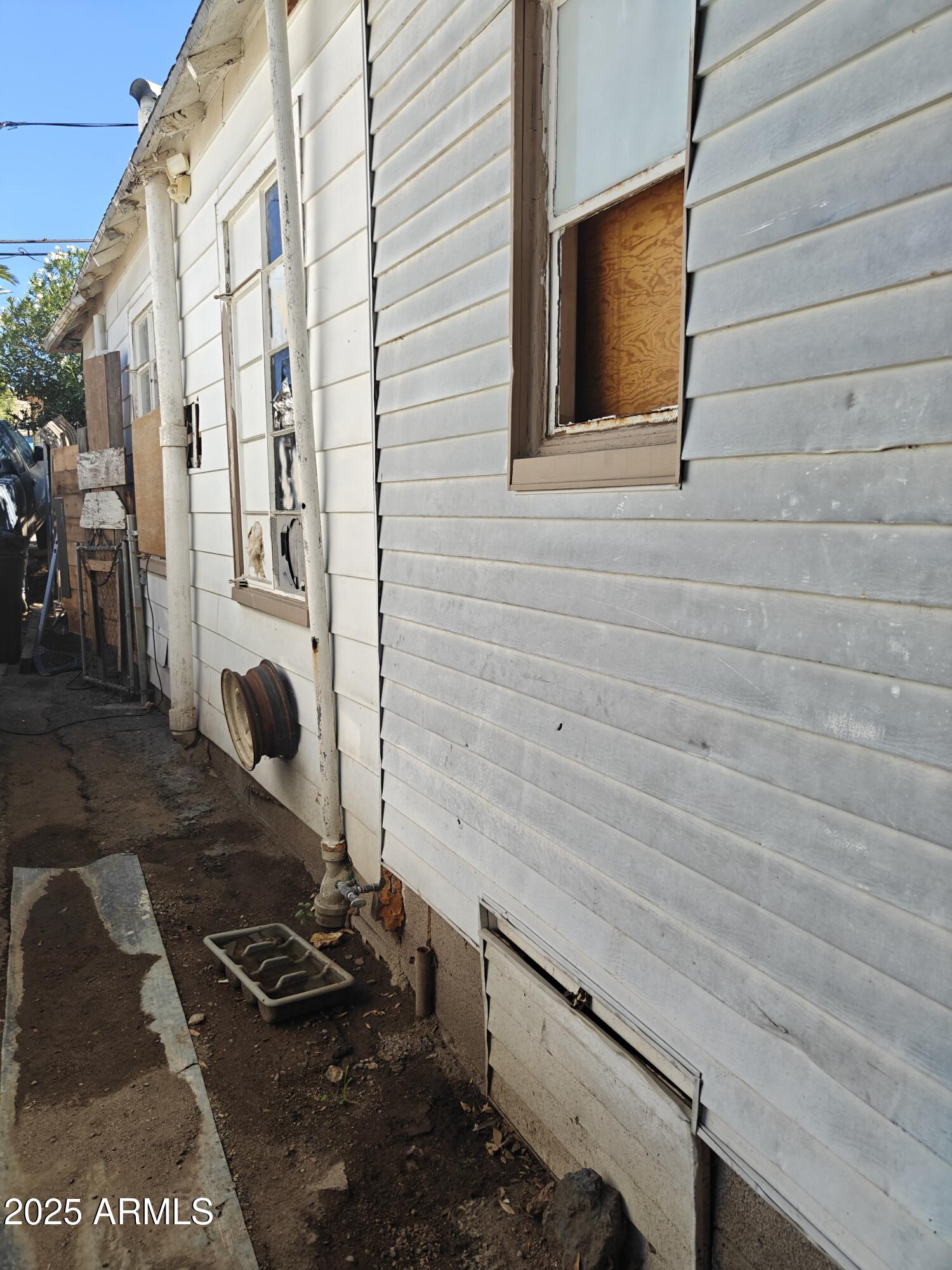 178 180 182 SOUTH CEDAR Avenue