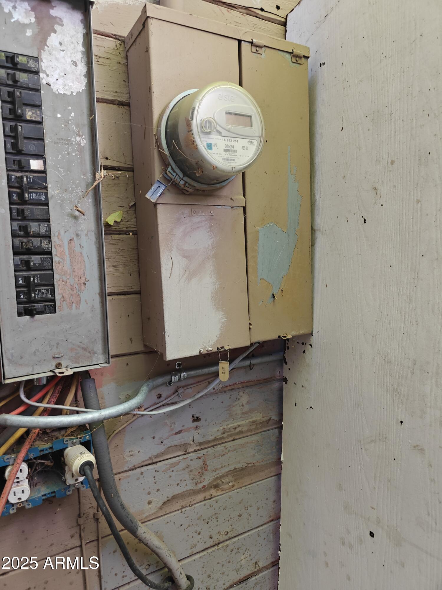 178 180 182 SOUTH CEDAR Avenue