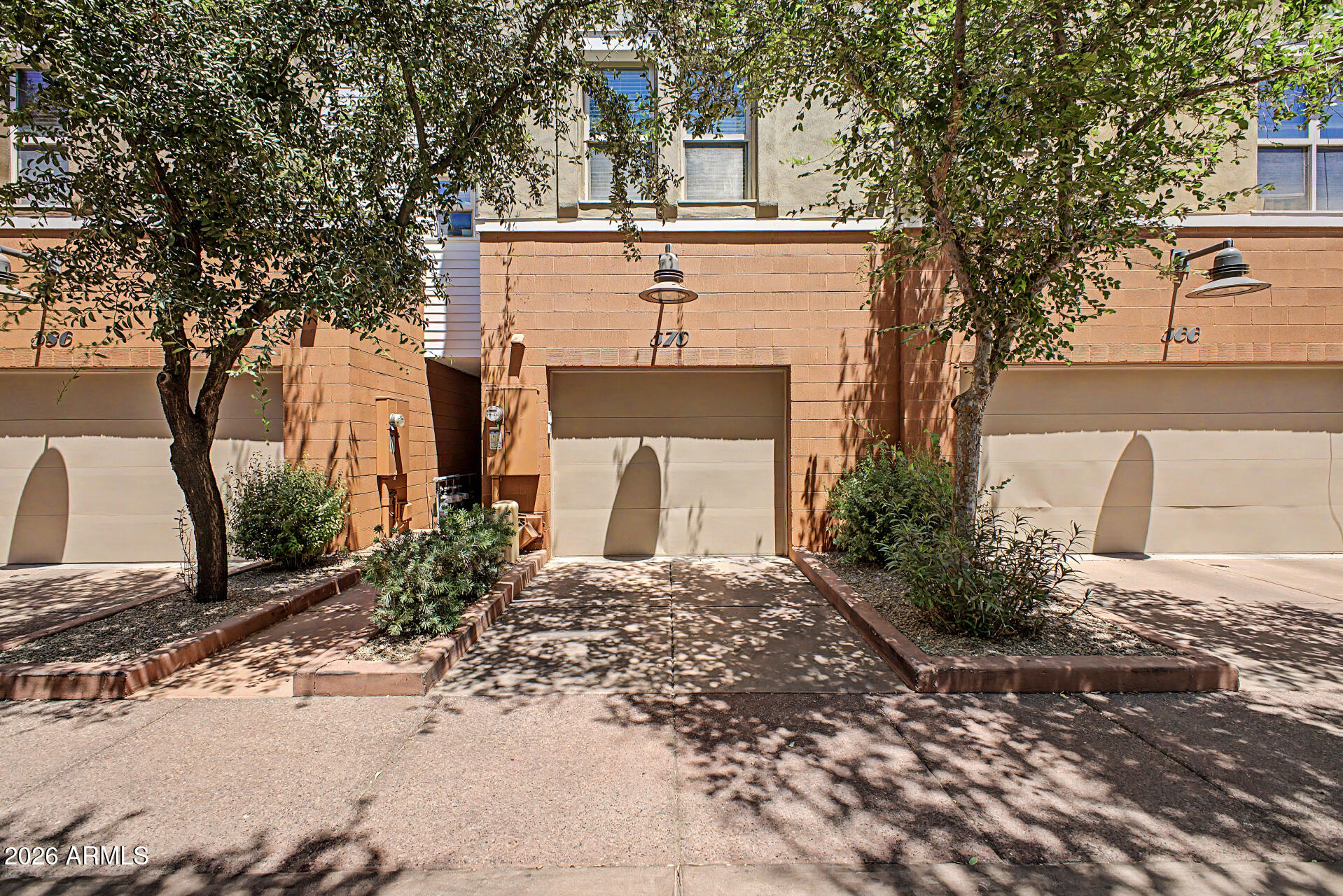 BROWNSTONE AT HYDE PARK 2ND AMD - Residential