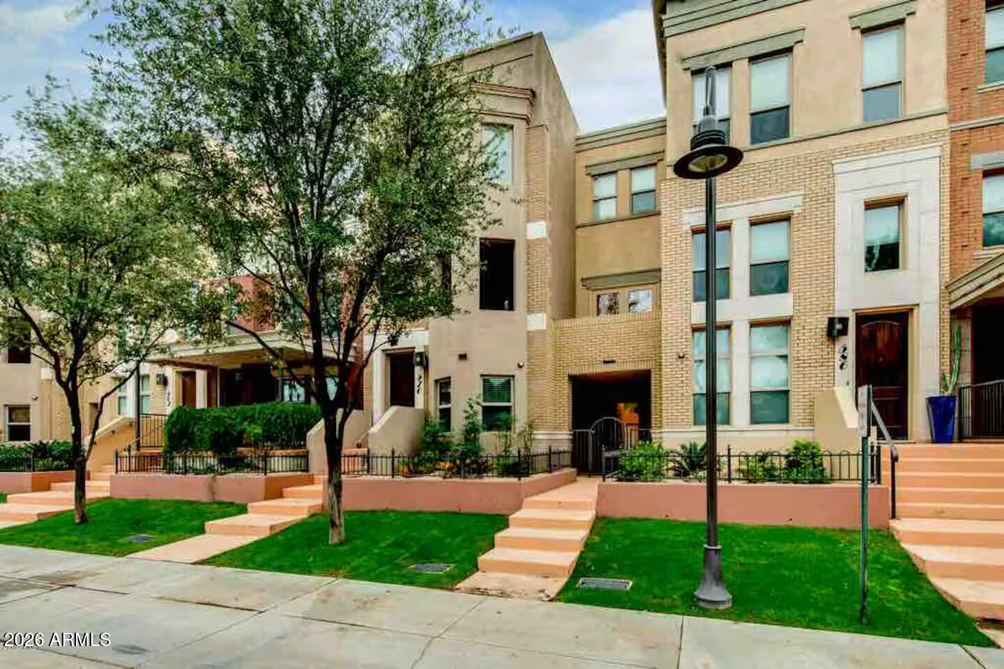 BROWNSTONE AT HYDE PARK 2ND AMD - Residential