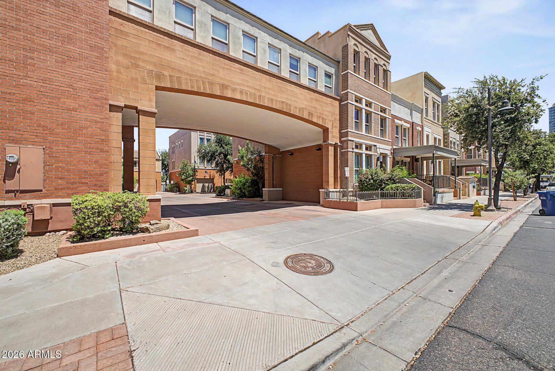 BROWNSTONE AT HYDE PARK 2ND AMD - Residential