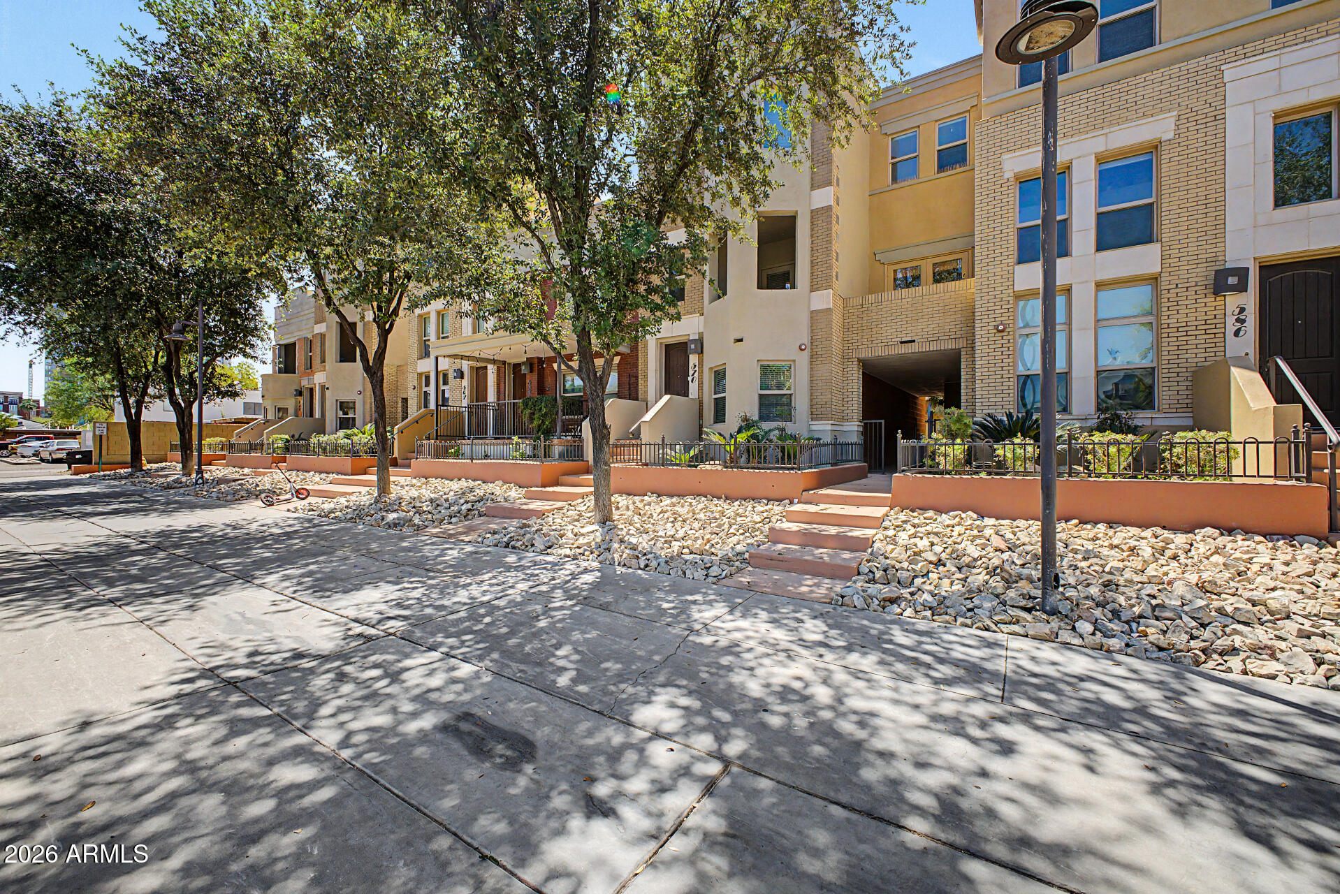 BROWNSTONE AT HYDE PARK 2ND AMD - Residential