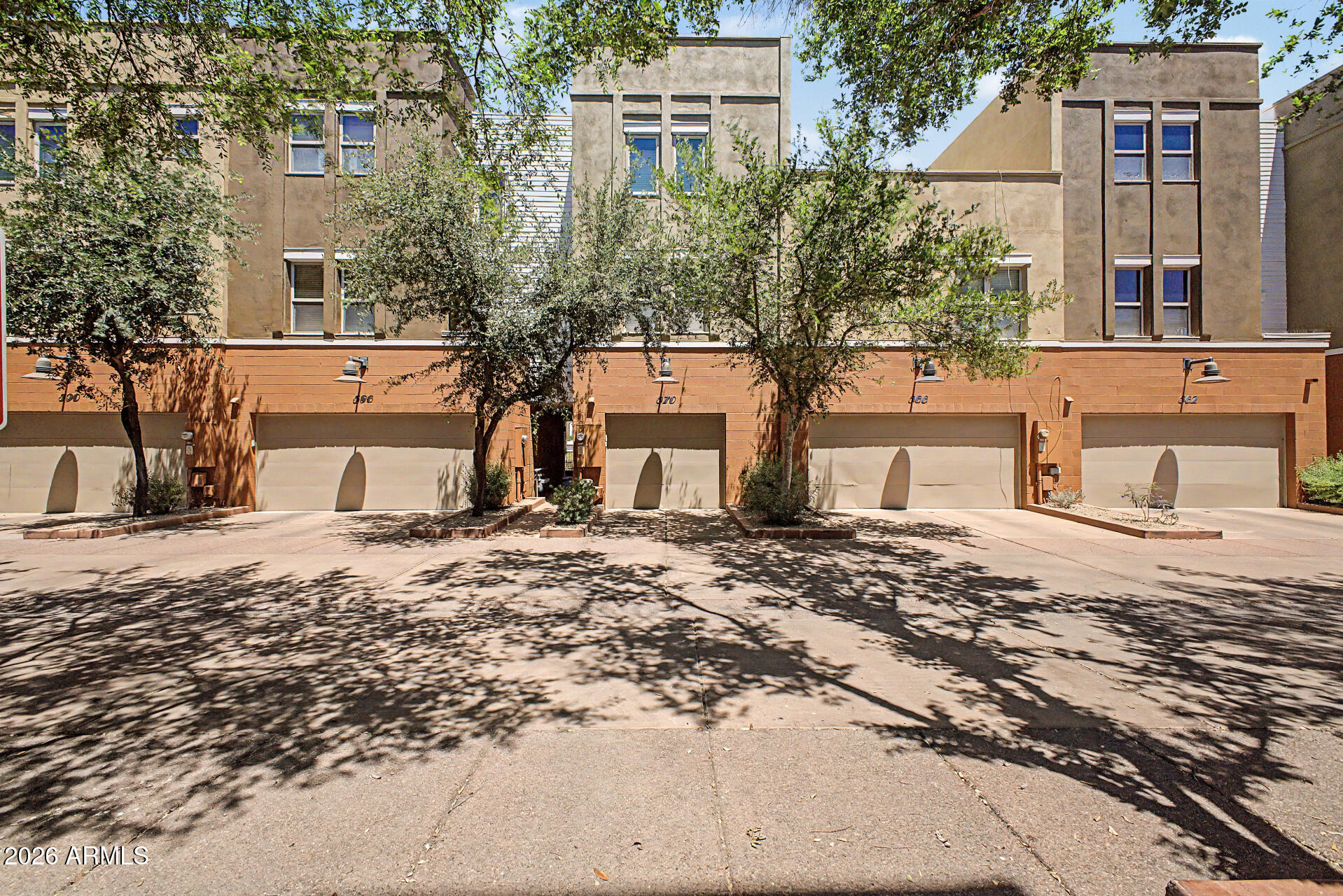 BROWNSTONE AT HYDE PARK 2ND AMD - Residential