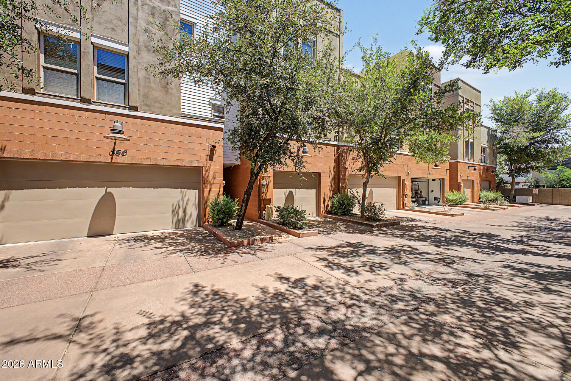 BROWNSTONE AT HYDE PARK 2ND AMD - Residential