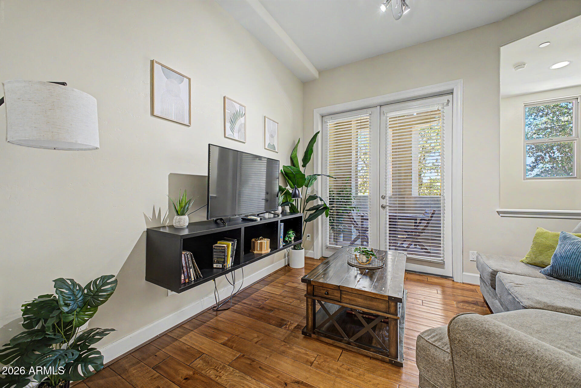 BROWNSTONE AT HYDE PARK 2ND AMD - Residential