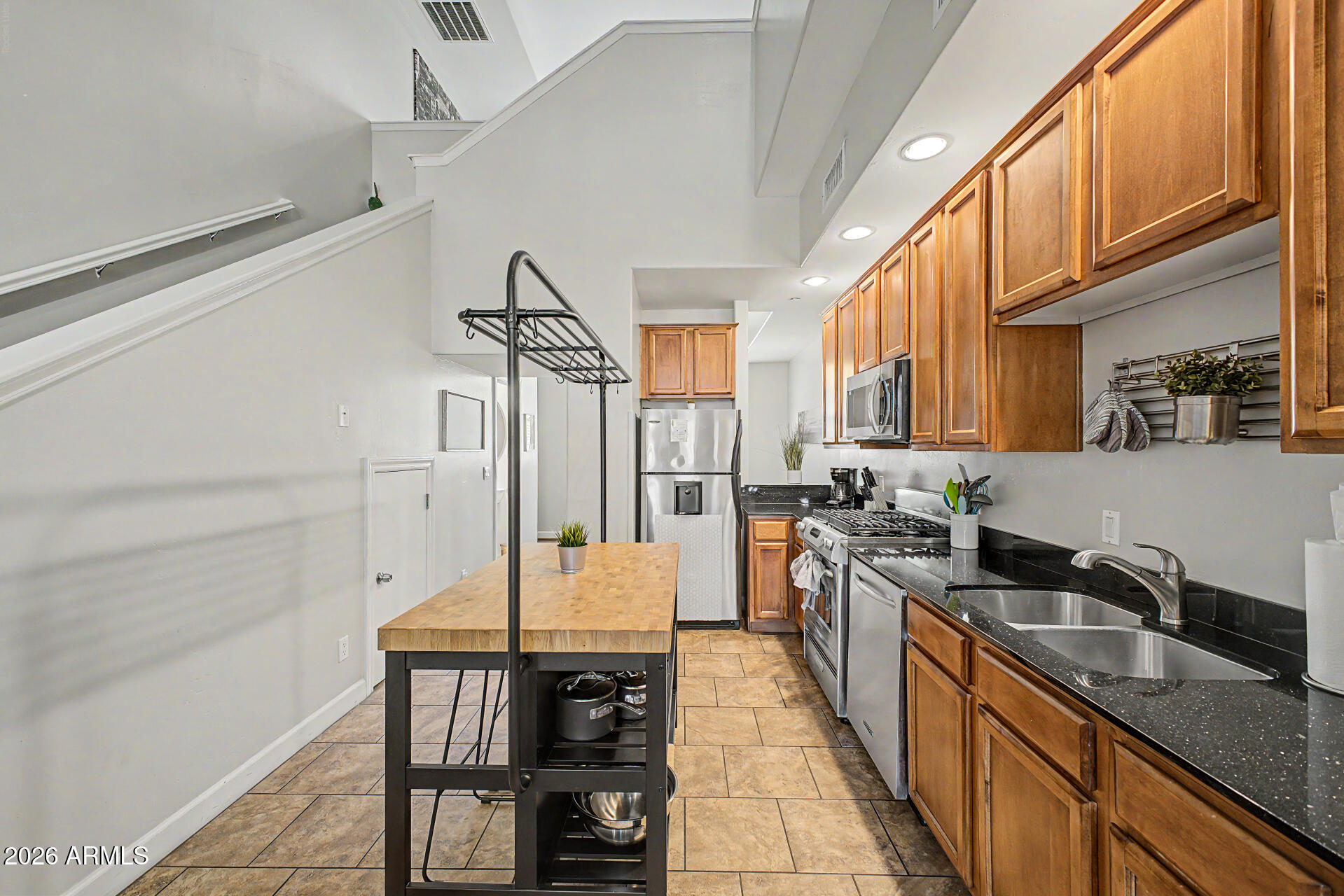 BROWNSTONE AT HYDE PARK 2ND AMD - Residential
