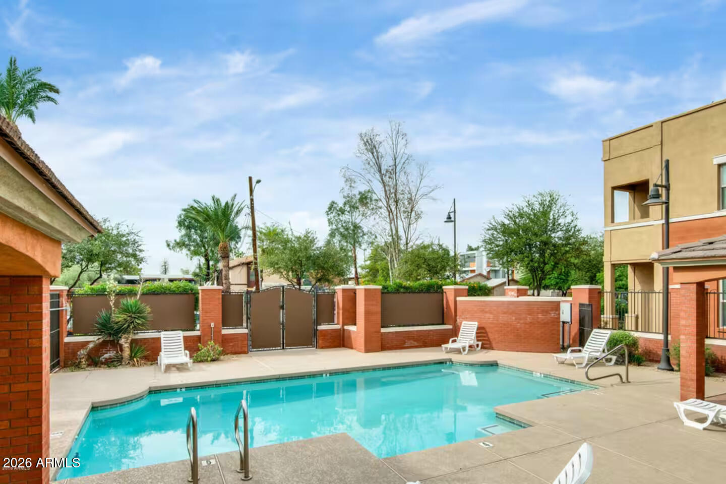 BROWNSTONE AT HYDE PARK 2ND AMD - Residential