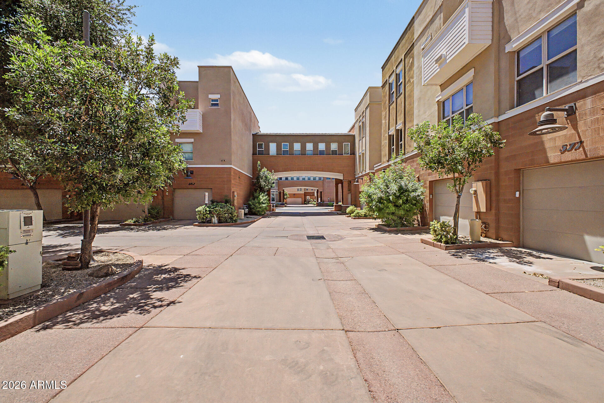 BROWNSTONE AT HYDE PARK 2ND AMD - Residential