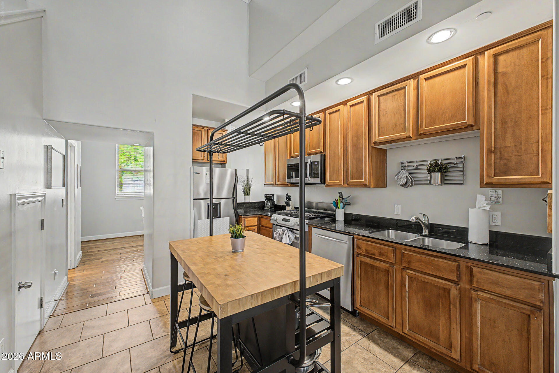 BROWNSTONE AT HYDE PARK 2ND AMD - Residential