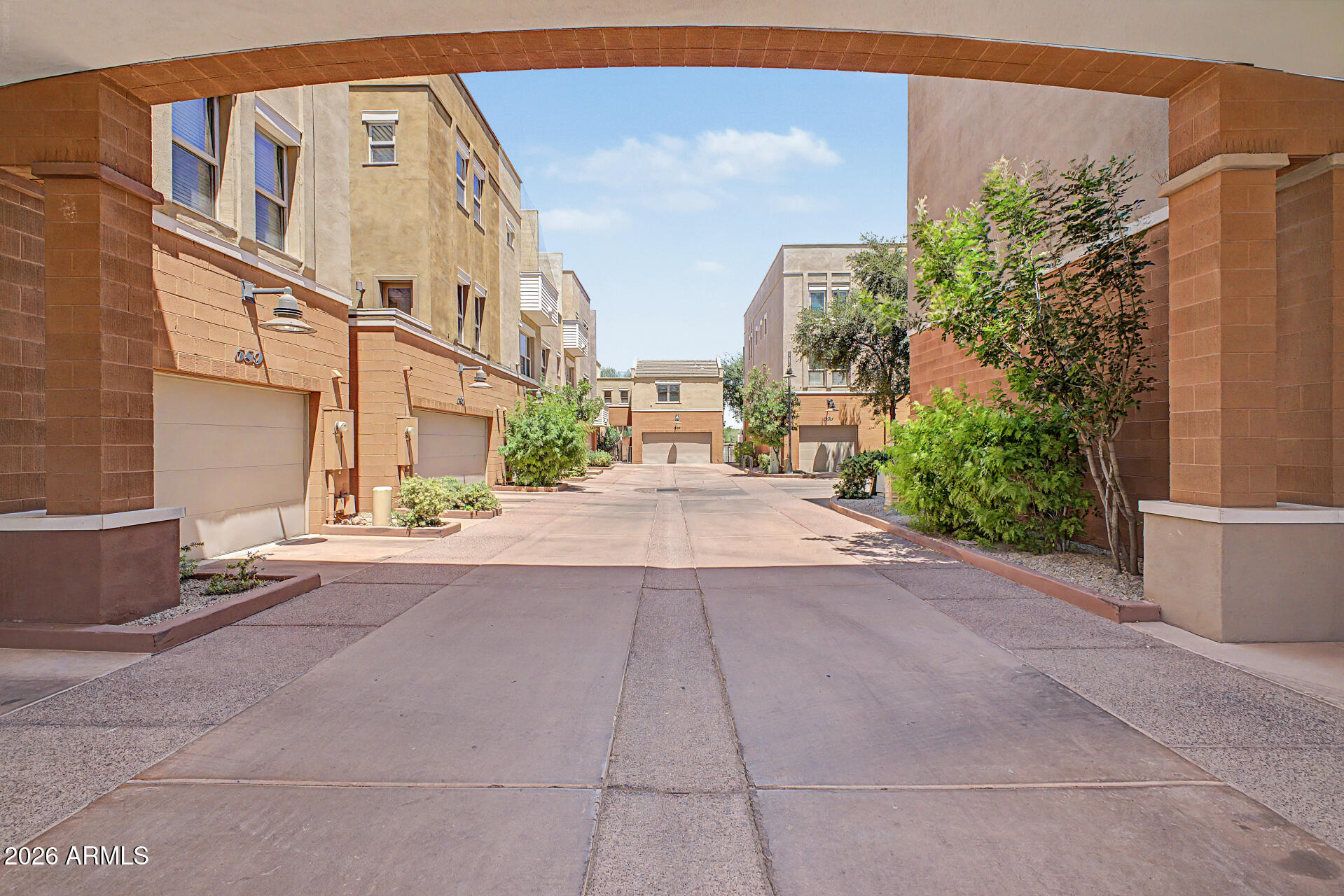 BROWNSTONE AT HYDE PARK 2ND AMD - Residential