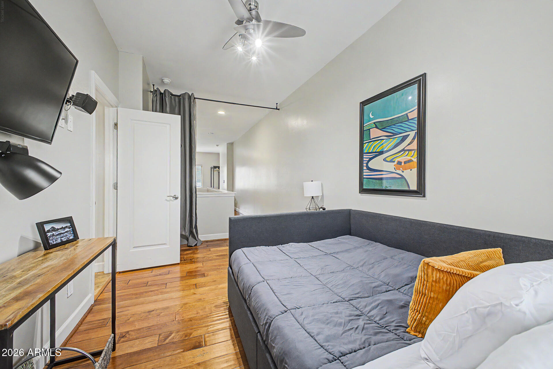 BROWNSTONE AT HYDE PARK 2ND AMD - Residential
