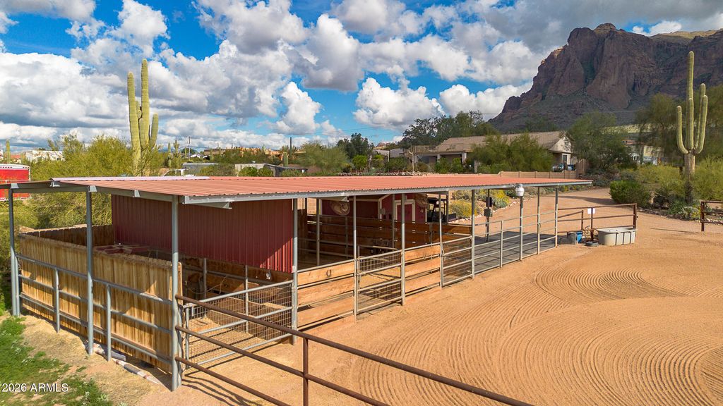 Photo of 2934 N Geronimo Road, Apache Junction, AZ 85119 (MLS # 6965411)