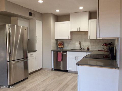 Photo of 1012 E Highland Avenue, Phoenix, AZ 85014 (MLS # 6938526)