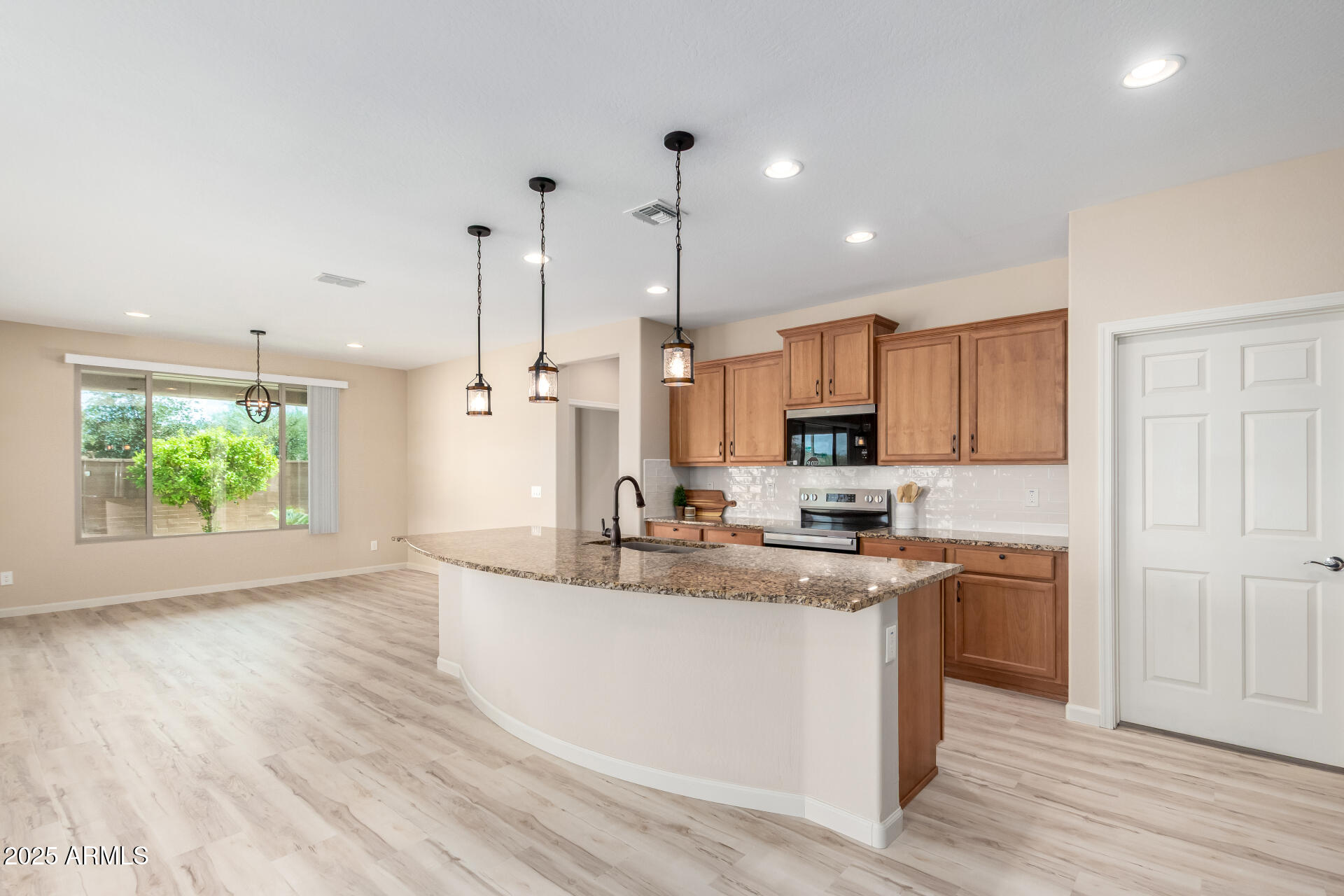 27413 W TONOPAH Drive