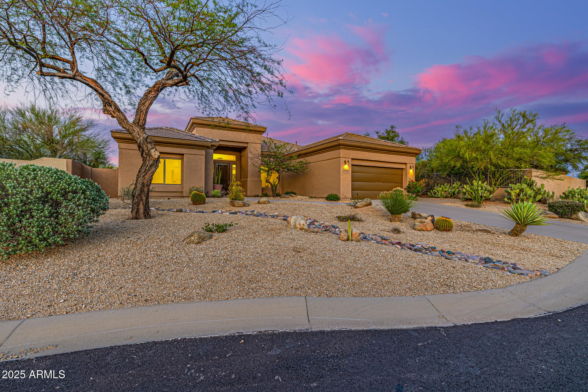7152 E NIGHT GLOW Circle