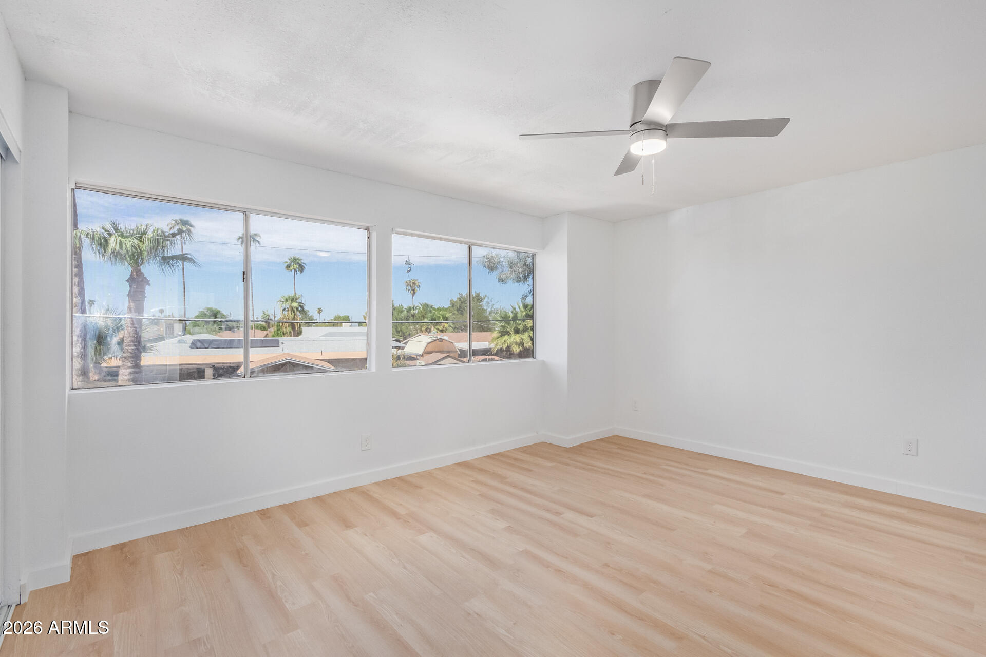 3526 W DUNLAP Avenue 150