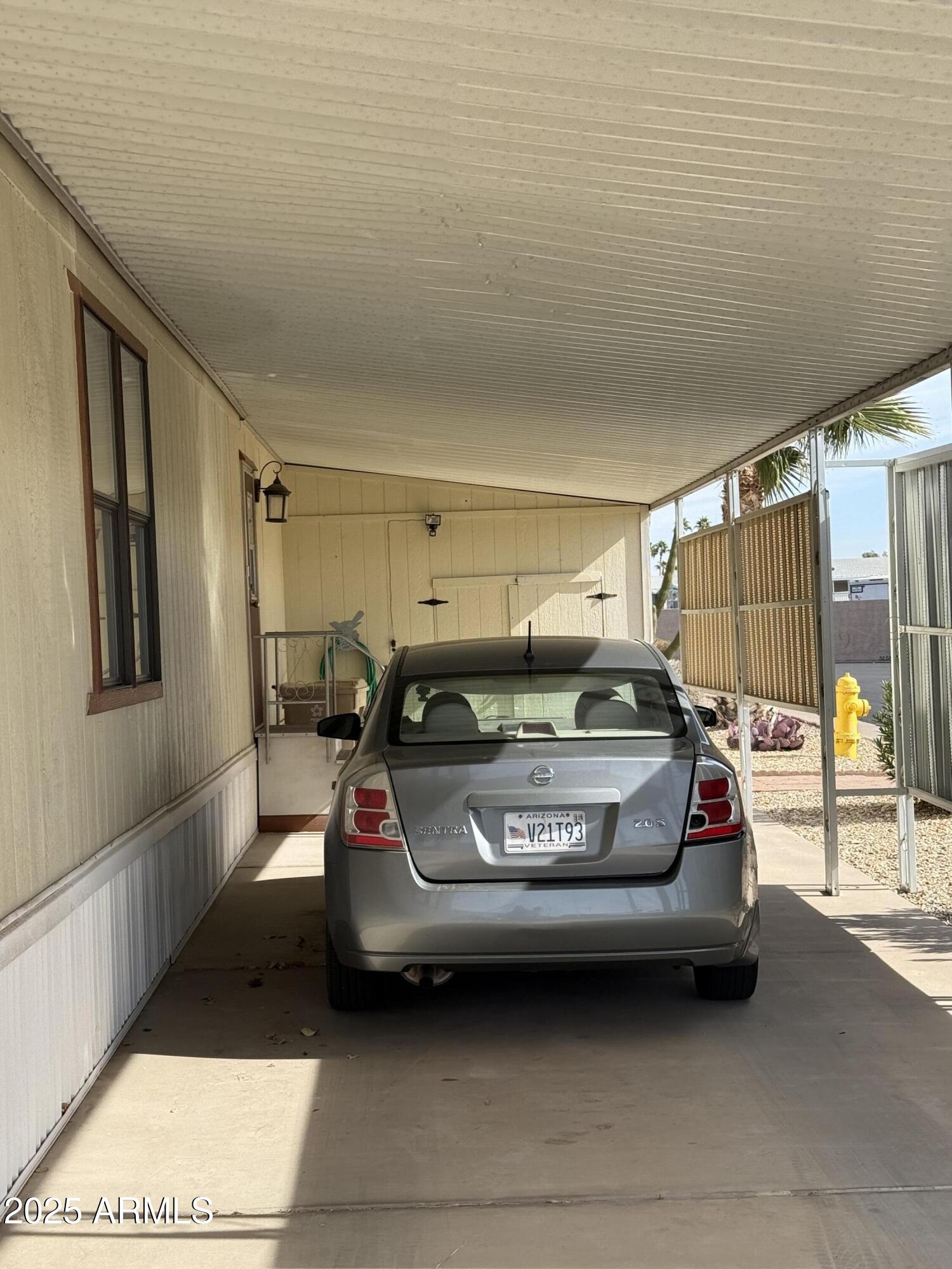 301 S SIGNAL BUTTE Road FRNT