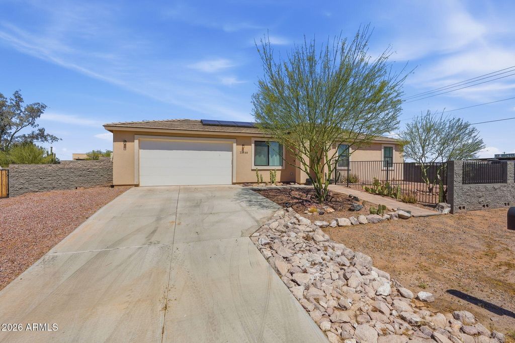 Photo of 11546 E 4th Avenue, Apache Junction, AZ 85120 (MLS # 7011093)