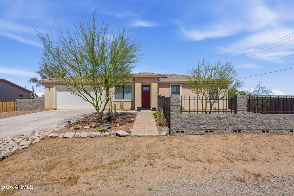 Photo of 11546 E 4th Avenue, Apache Junction, AZ 85120 (MLS # 7011093)