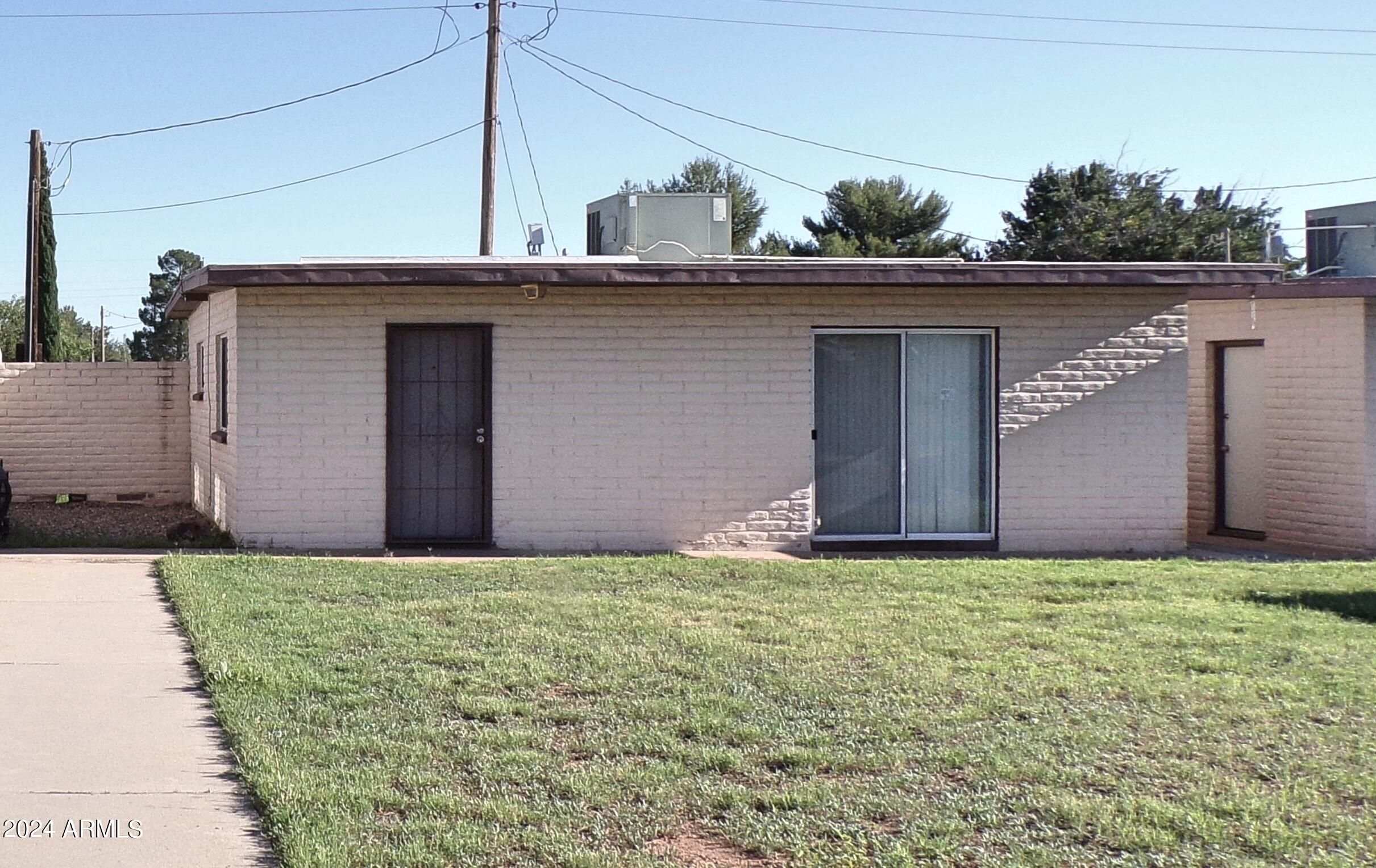 95 E JENNIFER Lane 1