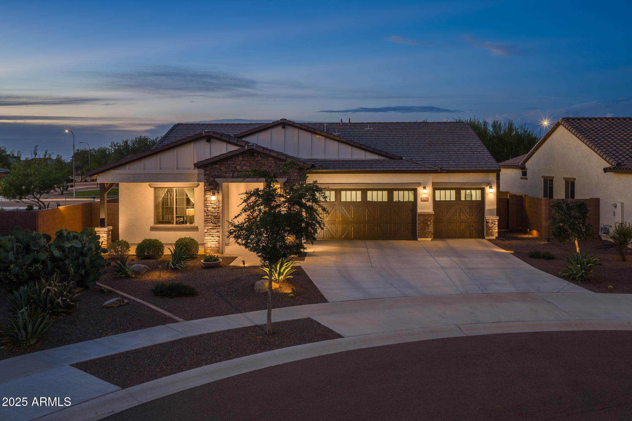 2228 W CALDWELL Street