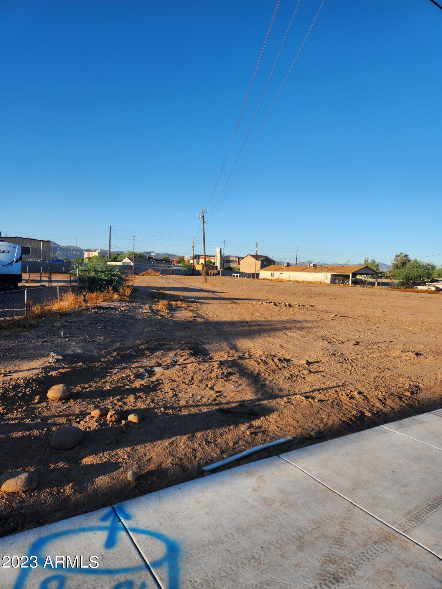 Photo 1 of 1 of 1401 E WOOD Street 24 land