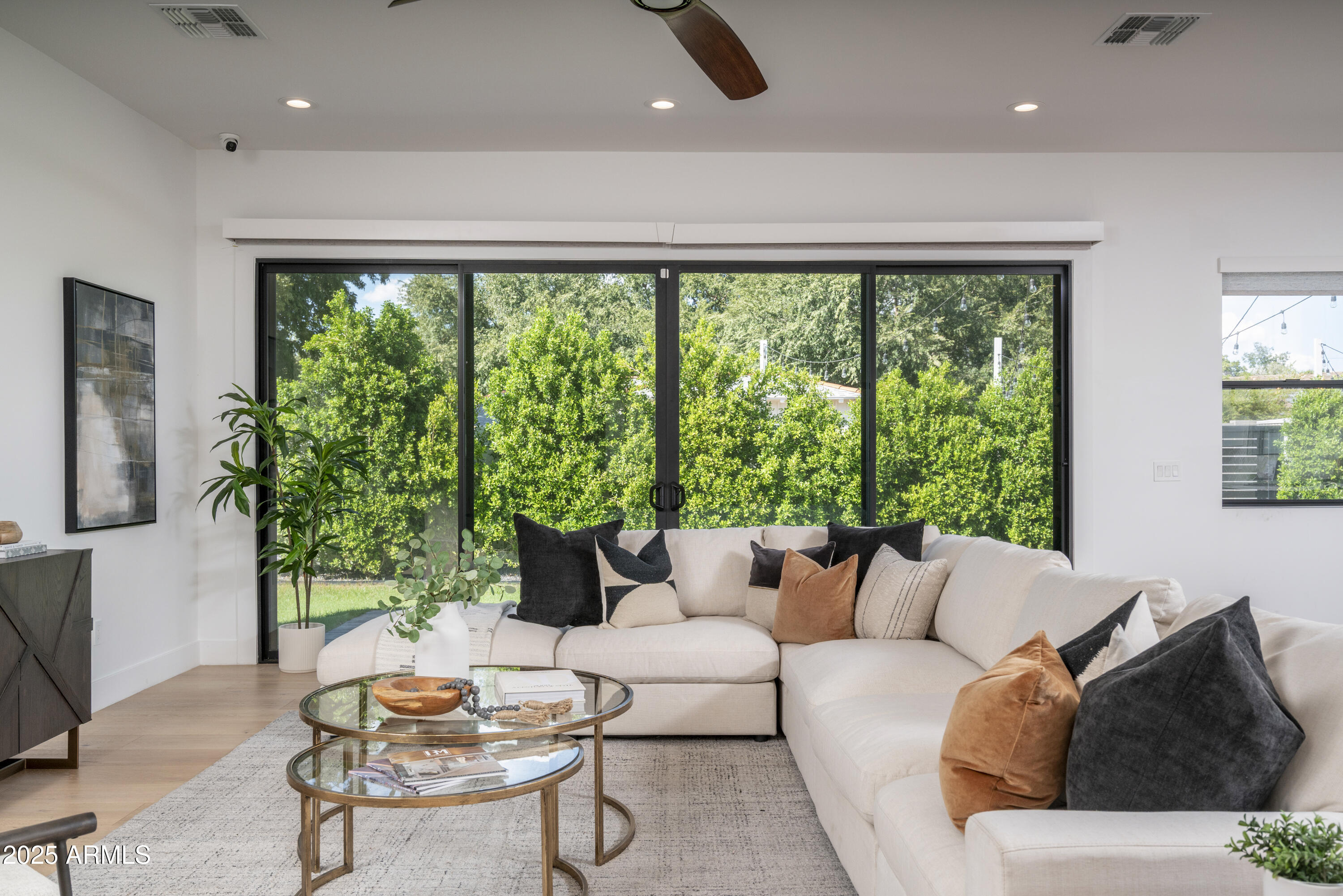 3628 E CLARENDON Avenue