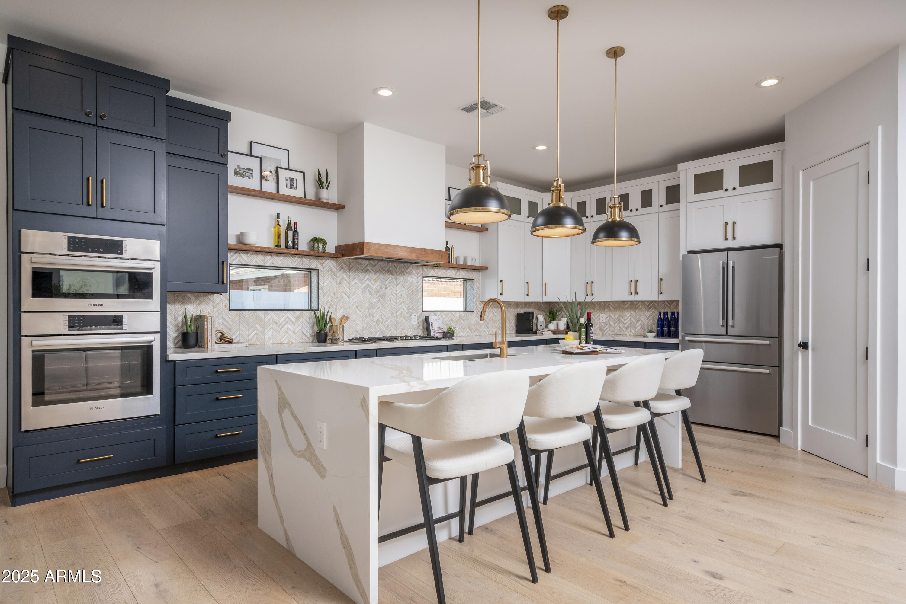 3628 E CLARENDON Avenue