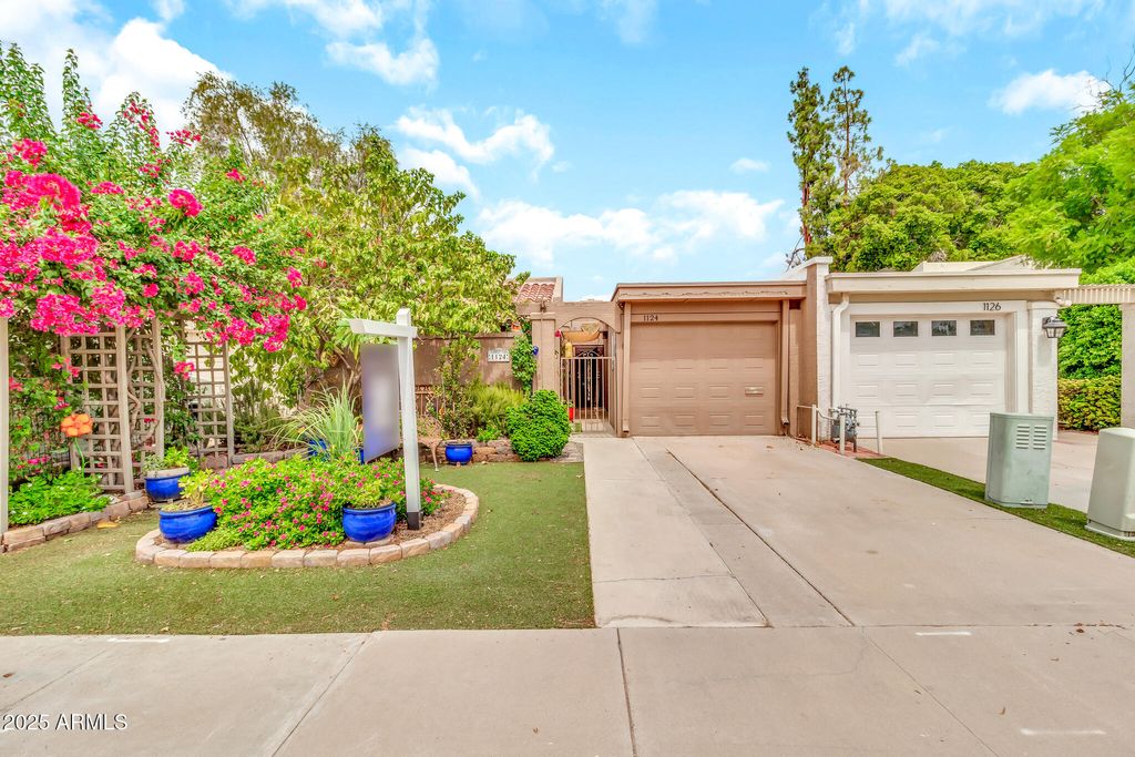 Photo of 1124 E Driftwood Drive, Tempe, AZ 85283 (MLS # 6914438)
